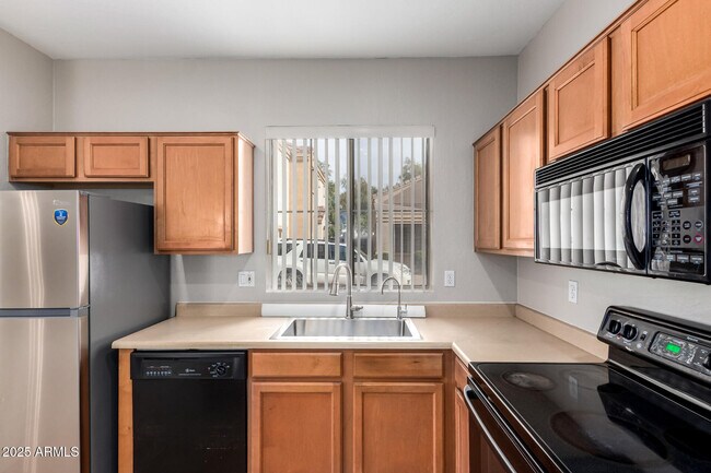 Building Photo - 7503 S 14th St