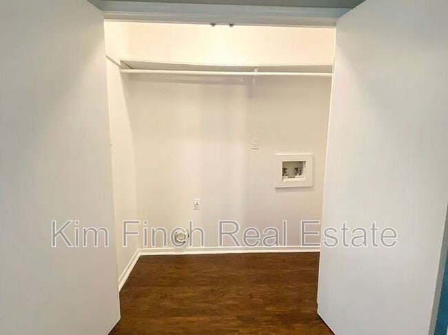 Building Photo - 3845 Shadow Oaks Pkwy