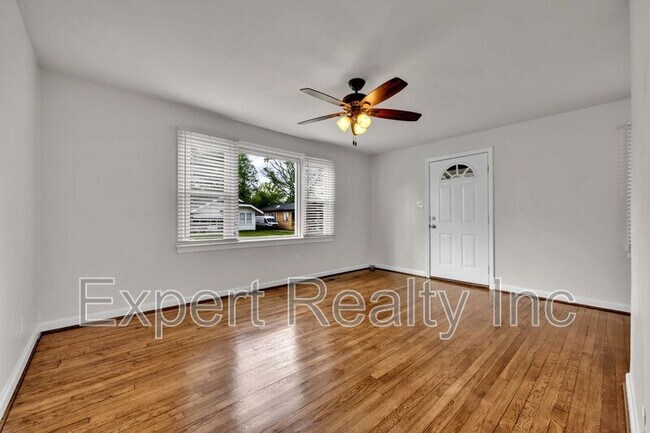 Building Photo - 7119 1st Ave S