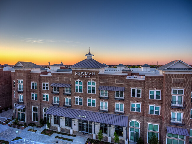 Newman Village Apartments - Frisco, TX | Apartment Finder