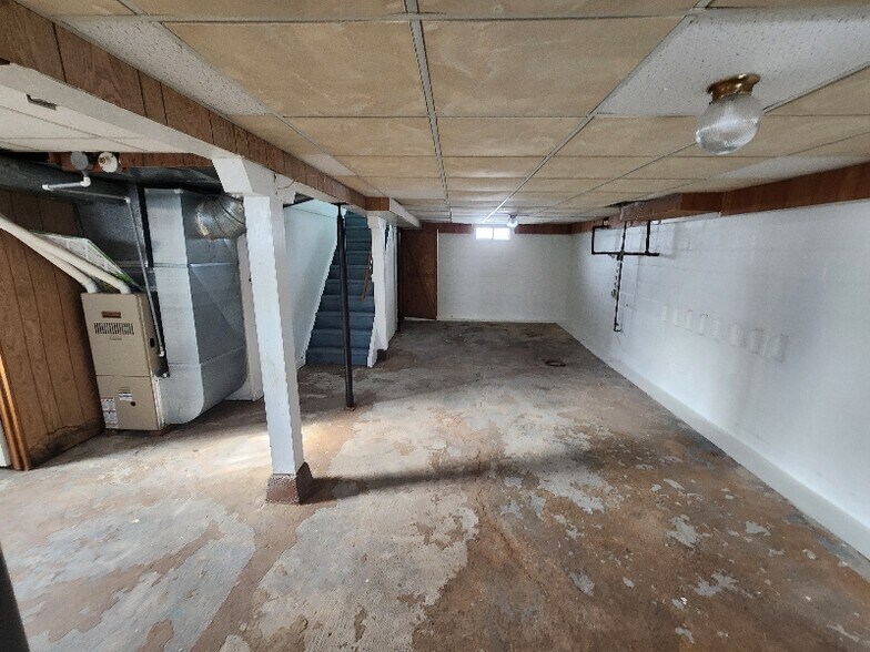 Building Photo - 229 New St
