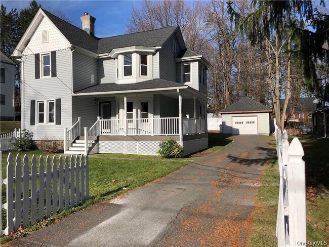 Primary Photo - 4 Edgewood Dr