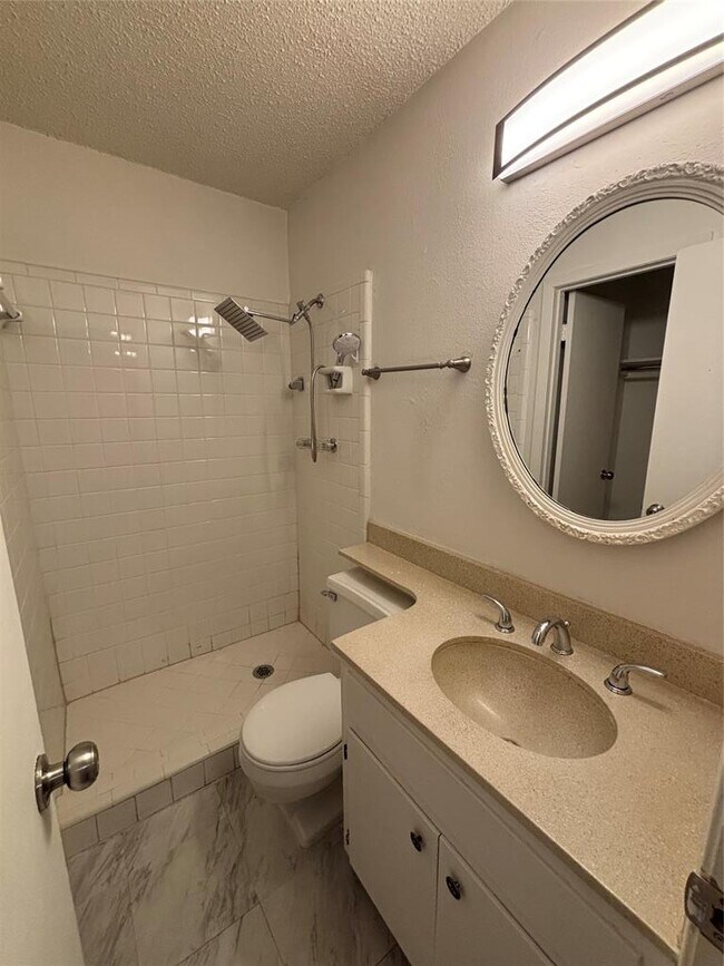 Building Photo - 3103 Edgedale Dr