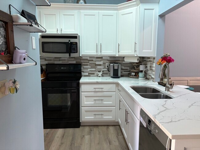 Building Photo - 746 N Jefferson Ave