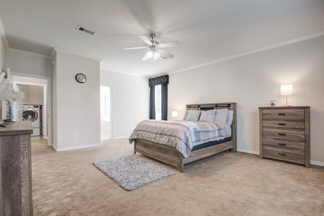 Building Photo - 55 Middle Borondo