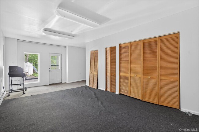 Building Photo - 40 Felter Hill Rd