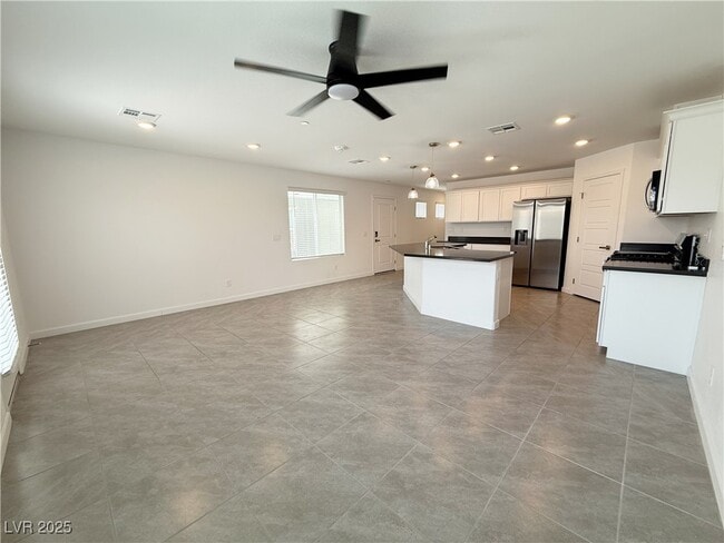 Building Photo - 4270 Lemay St