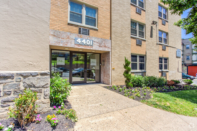 Building Photo - Campus Apartments