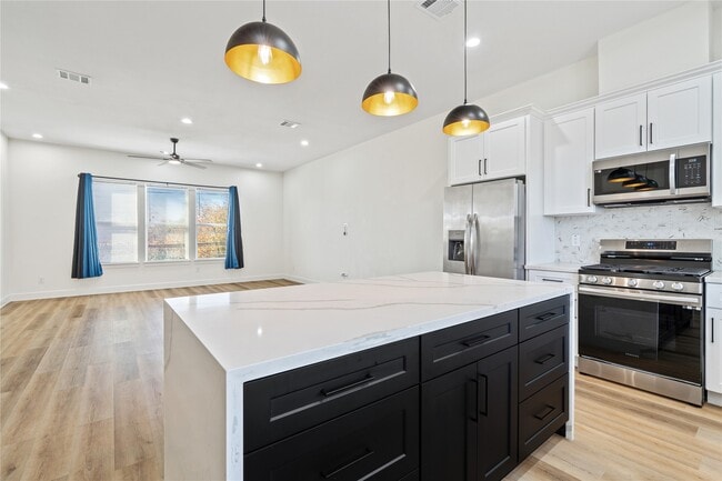 Building Photo - 3601 Rebecca St