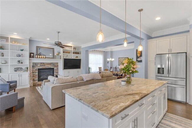 Building Photo - 5525 Fontana Ct