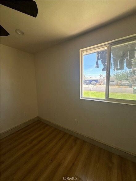 Building Photo - 1053 W Avenue Unit J14