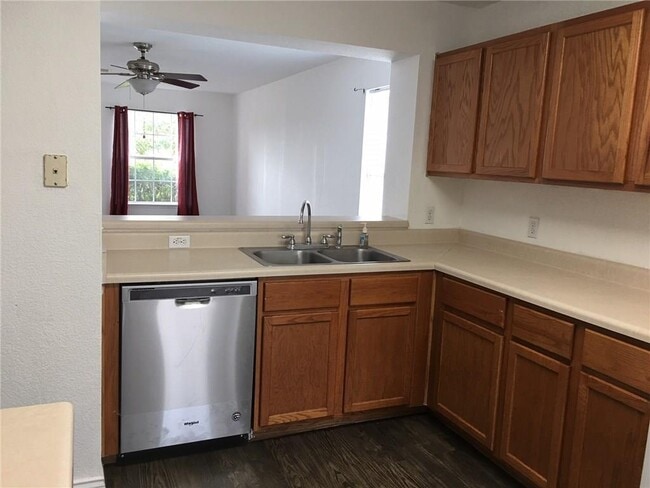 Building Photo - 302 Will Ln