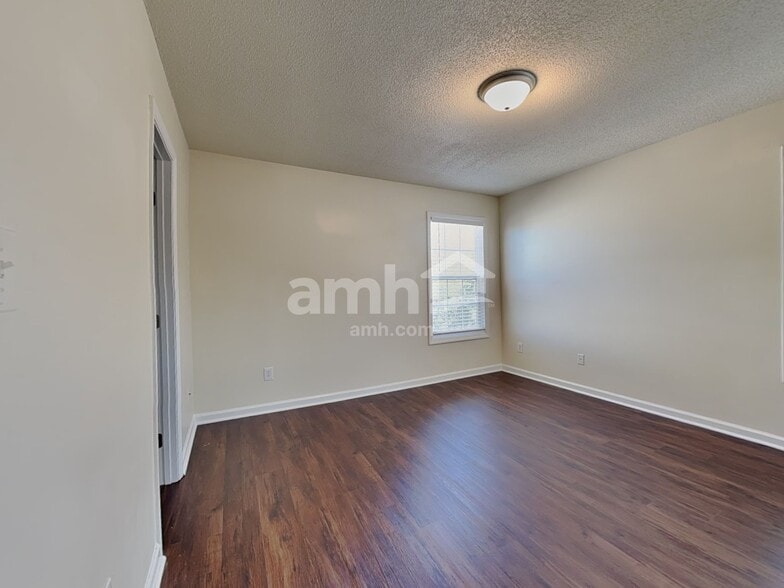 Building Photo - 3605 Enduring Freedom Dr