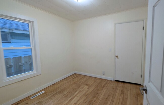 Building Photo - 2128 8th St