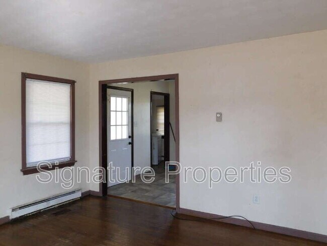 Building Photo - 13420 Crest Cir