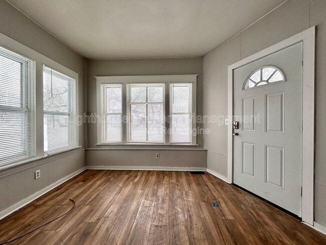 Building Photo - 2513 Sanford St