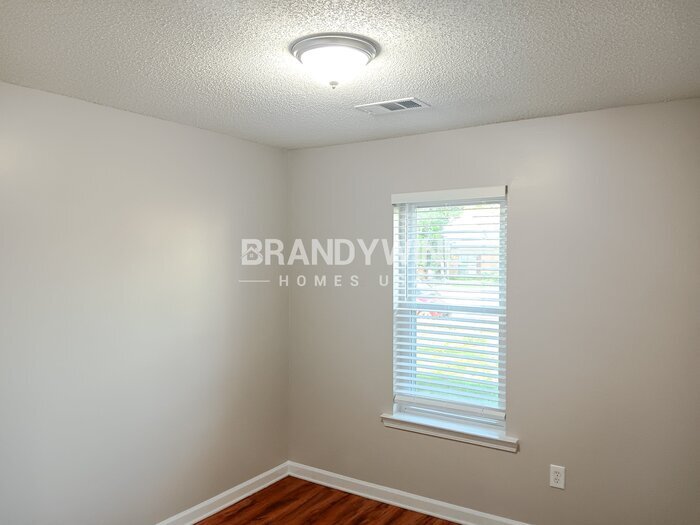 Building Photo - 6895 Southknoll Ave