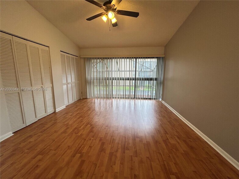 Building Photo - 4401 SW 70th Ter