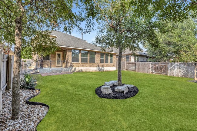 Building Photo - 209 Highland Horizon