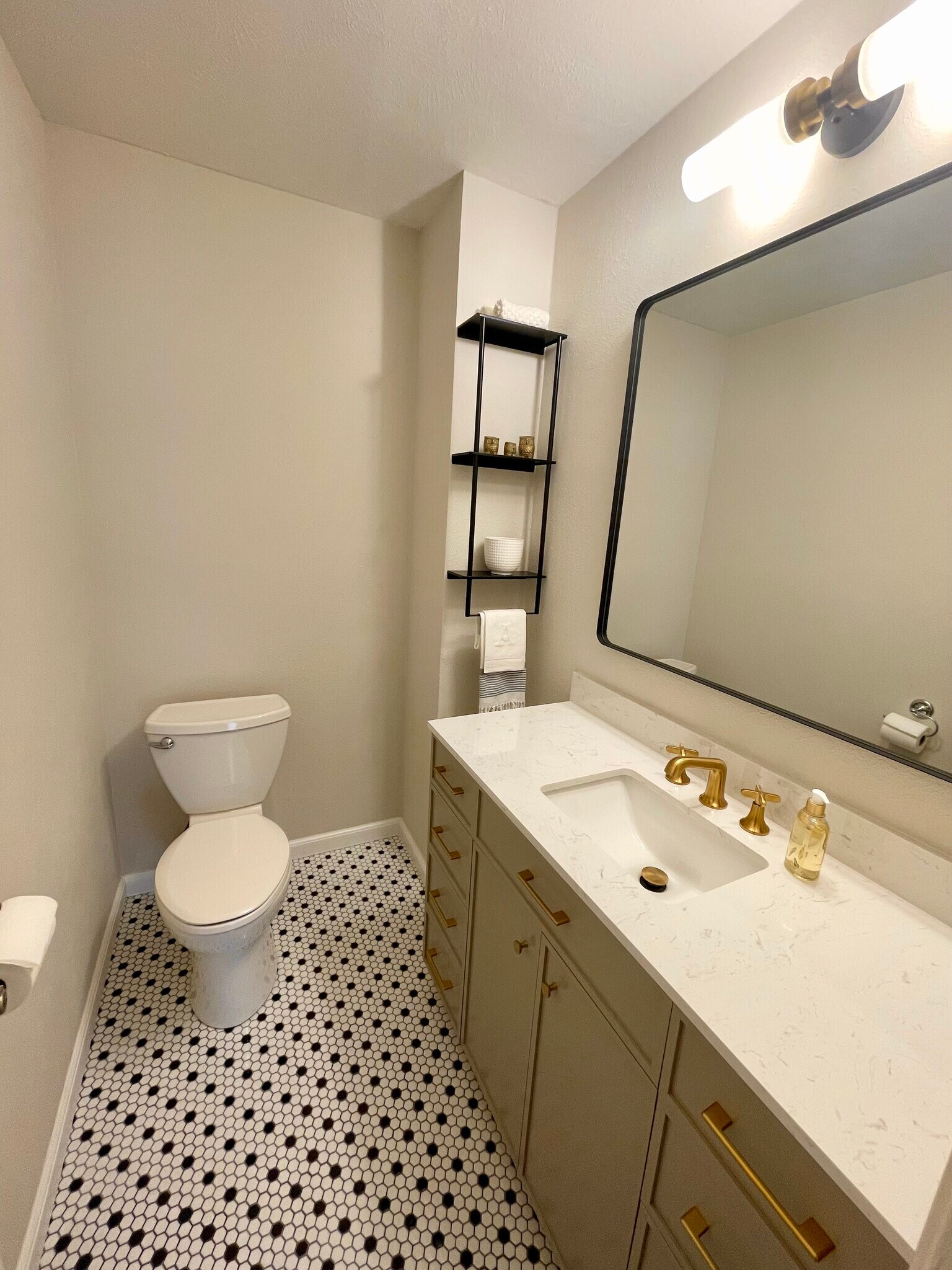 Building Photo - 10654 Sandpiper Ln