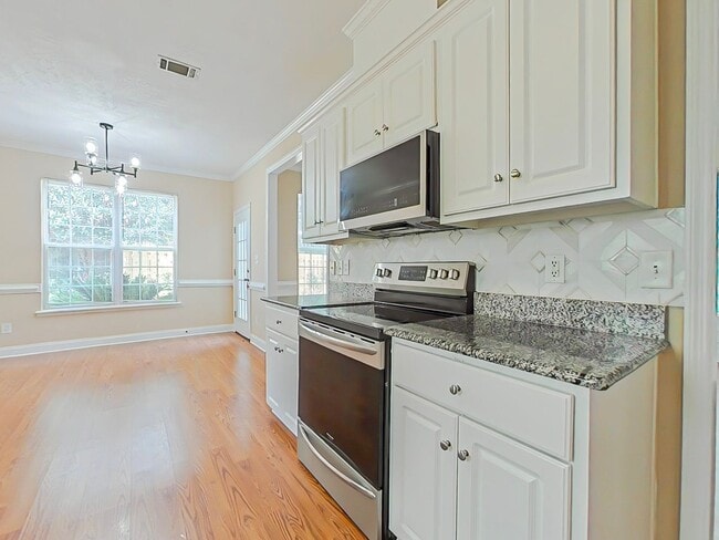 Building Photo - 3 Bed 2.5 Bath Home near Lakeside Highschool