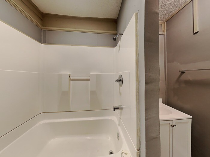 Building Photo - 6403 Kensington Ct