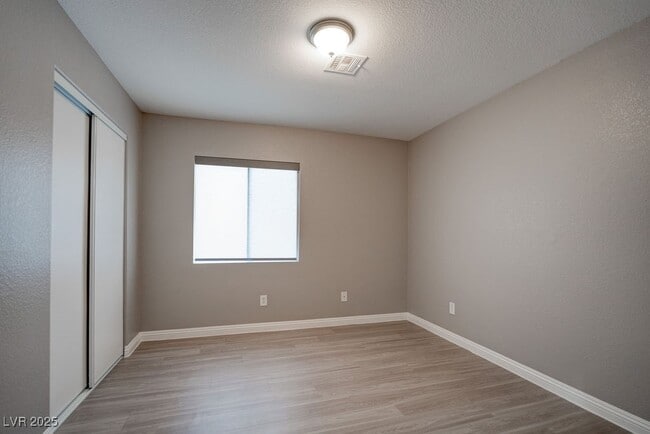 Building Photo - 2586 Land Rush Dr
