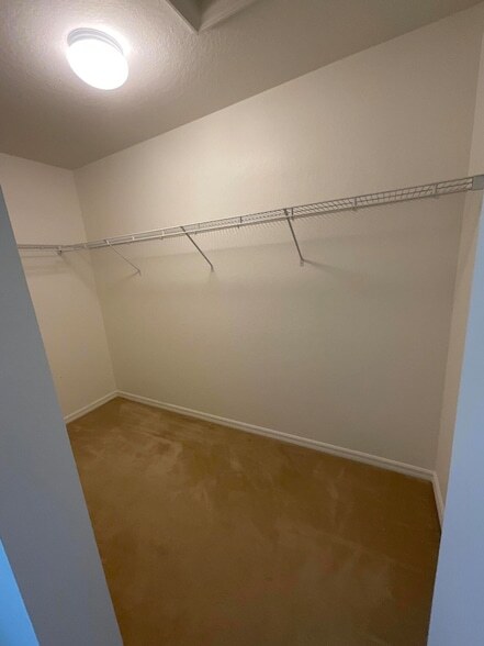 Building Photo - 5269 SE Jennings Ln