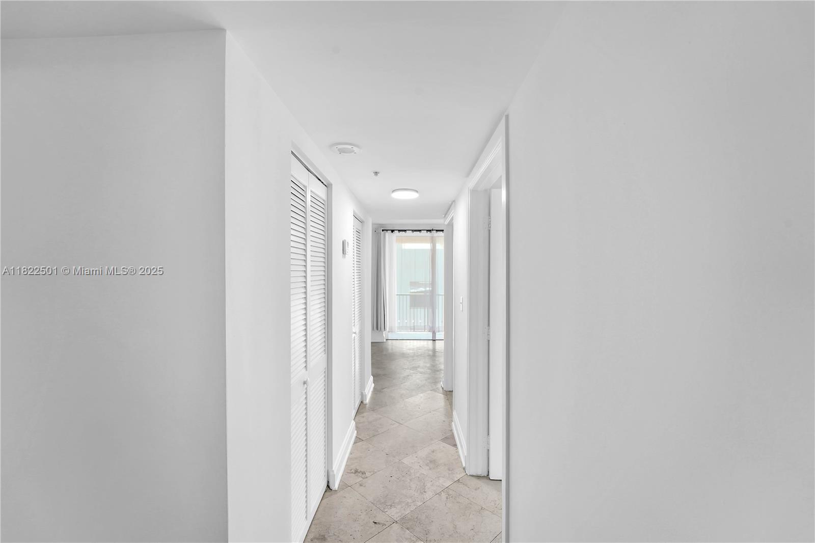 Building Photo - 2951 S Bayshore Dr