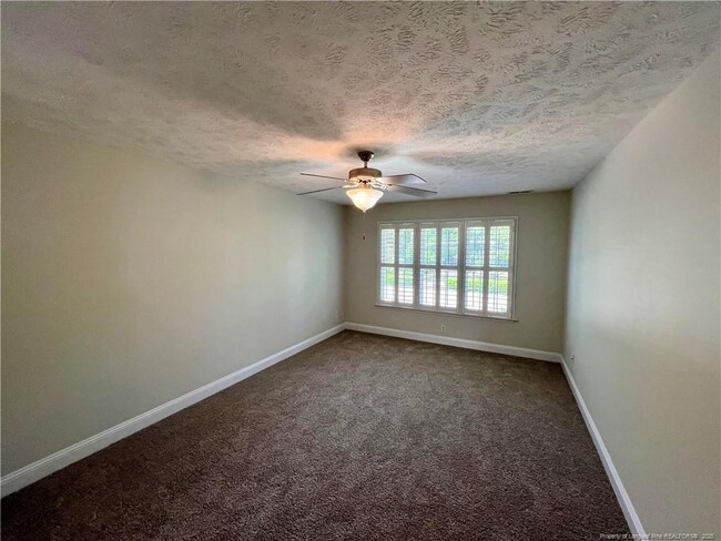 Building Photo - 346 Coverly Square