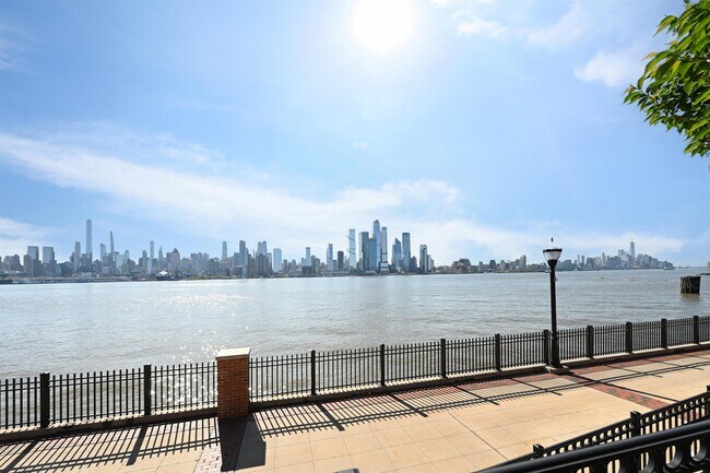 Building Photo - 100 Eton Row