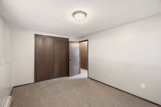 Building Photo - 2705 N Robie Ct