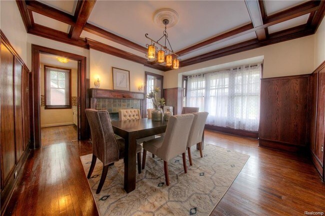 Building Photo - 22 Edison St