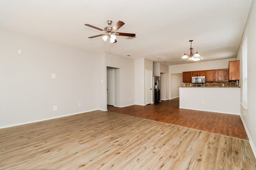 Building Photo - 4309 Falcon Perch Cir