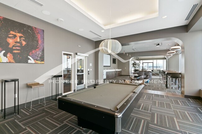 Building Photo - Luxury Condo with Stunning Views and Central AC