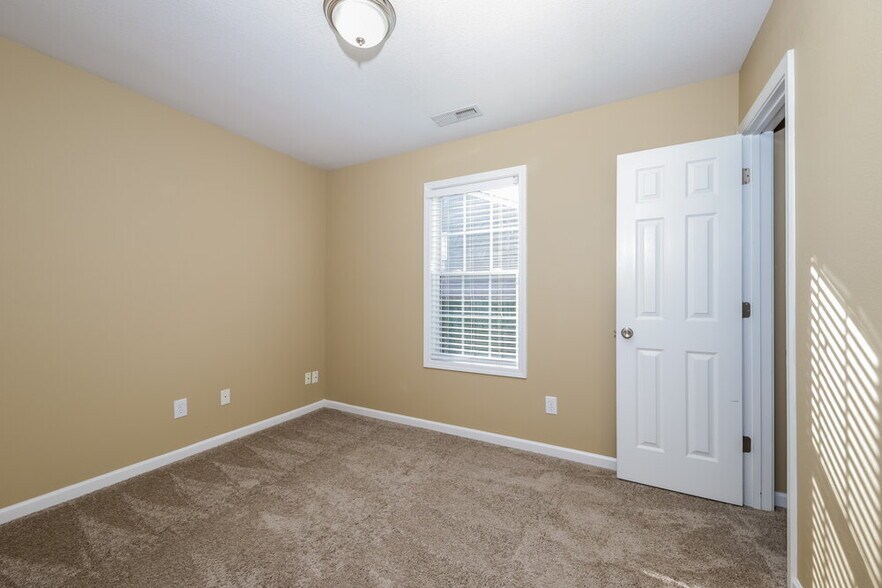 Building Photo - 2012 Embark Dr