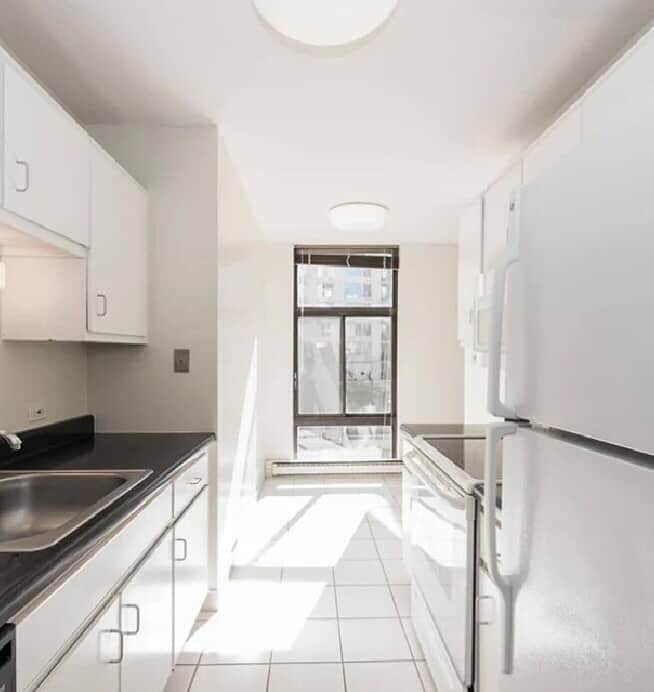 Building Photo - 1236 N Astor St