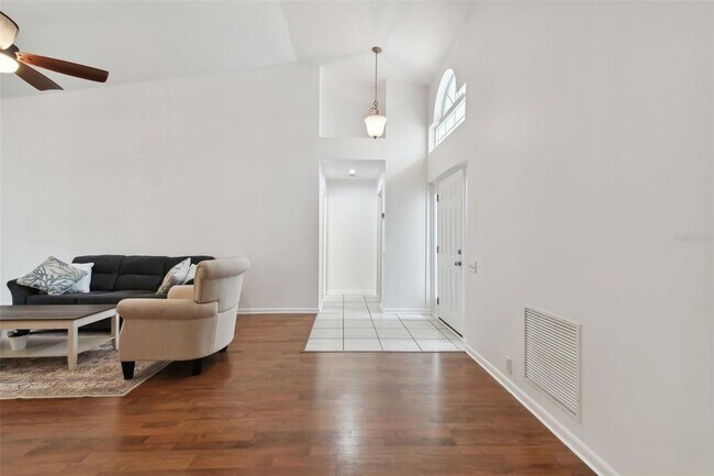 Building Photo - 4327 Murfield Dr E