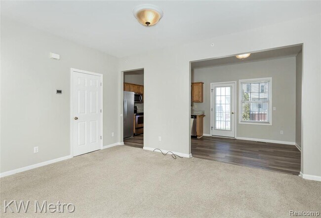 Building Photo - 788 Eagle Dr