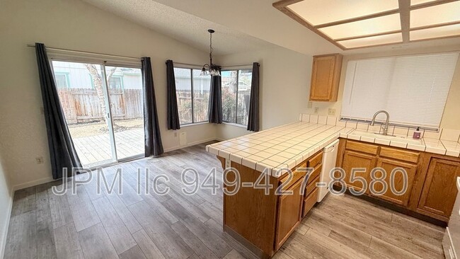 Building Photo - 1747 Bluehaven Dr