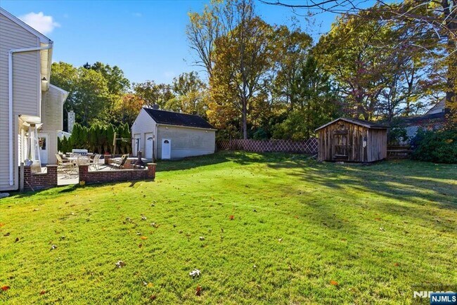 Building Photo - 473 Lincoln Dr