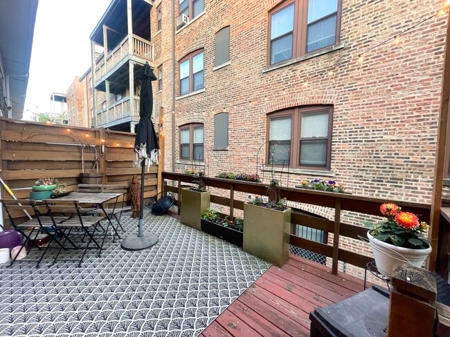 Building Photo - 1007 E 61st St