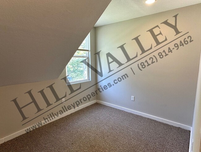 Building Photo - Two Bedroom Home, Close to Downtown/ISU Campus