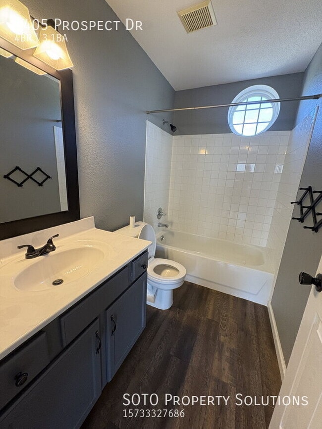 Building Photo - 1405 Prospect Dr