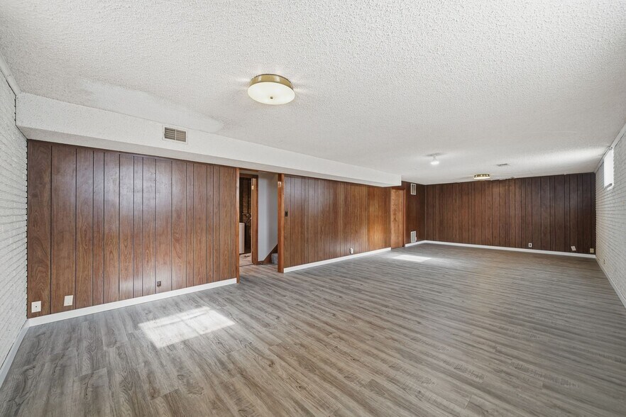 Building Photo - 2830 S 13th St