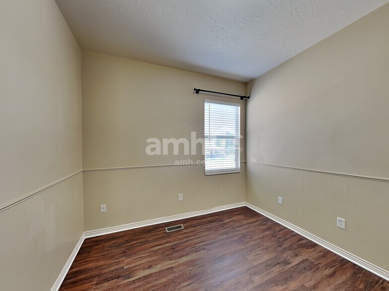 Building Photo - 8043 S Bury Rd