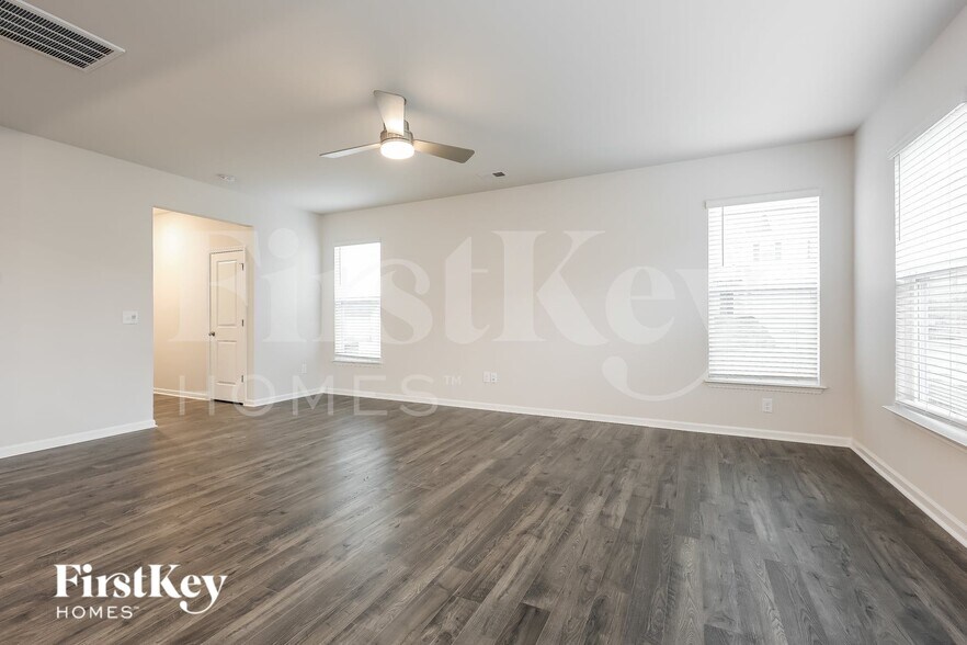 Building Photo - 101 Wild Lily Dr