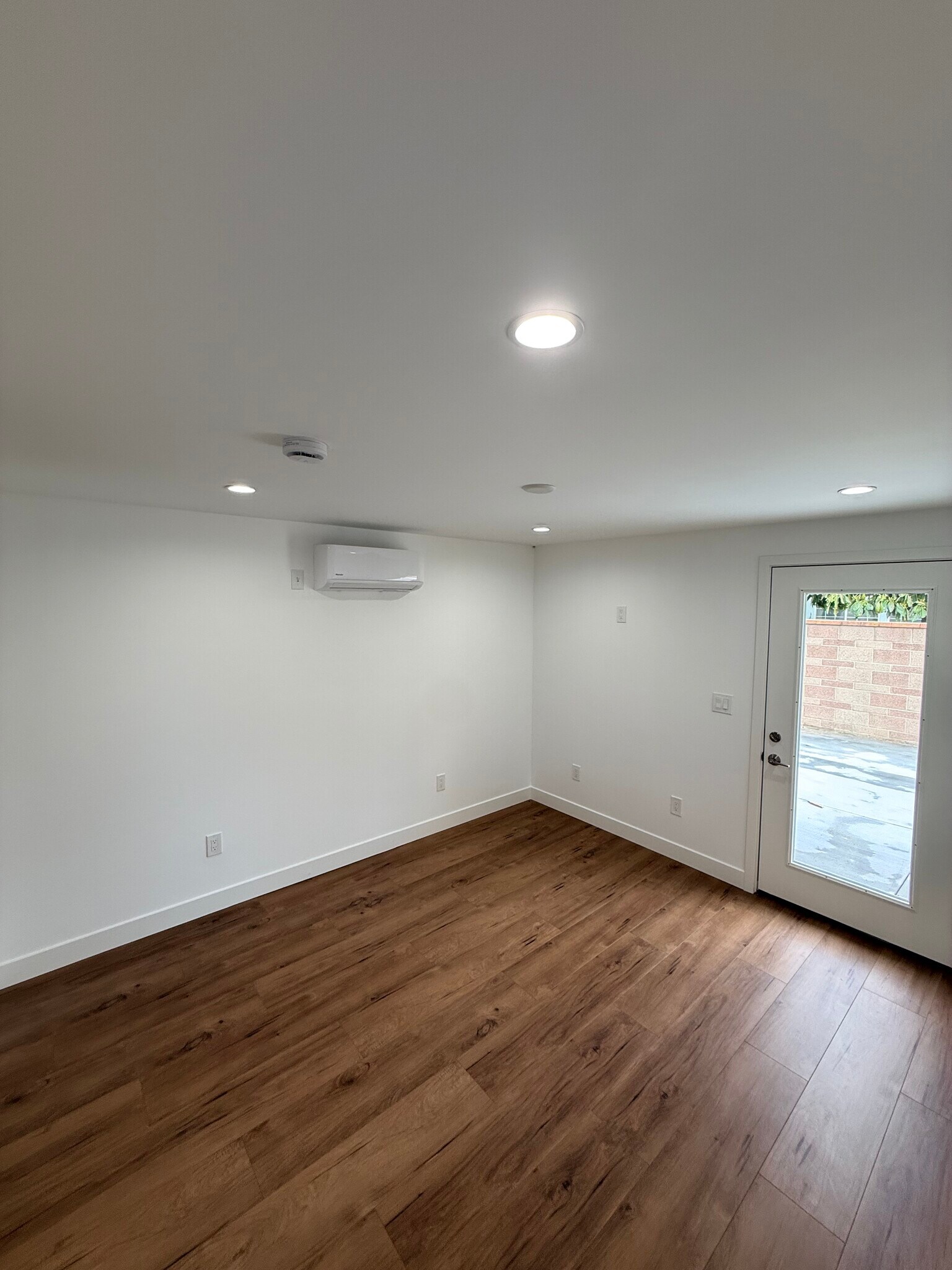 Building Photo - 9136 Clancey Ave