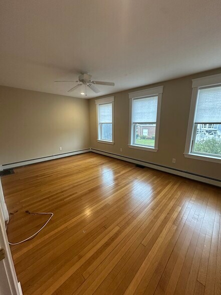 Building Photo - 14 Mishawum Rd