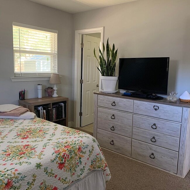 Building Photo - 103 Lassere Cir